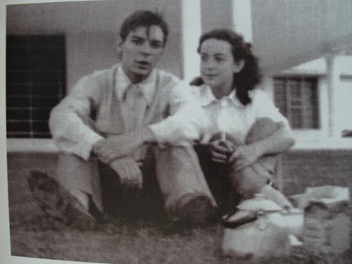 1950년 아르헨티나의 코르도바에서 첫사랑 치키나 페레이라와 즐거운 시간을 보내고 있는 체.
