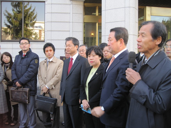 헌재 판결에 대해 입장을 밝히는 최문순 의원, 천정배 의원, 박주선 의원, 조배숙 의원

