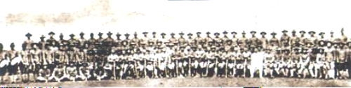 대조선국민군단 개학식이 있은 후 기념사진을 찍은 단원들.