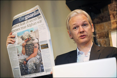 폭로전문 사이트 위키리크스 설립자인 줄리언 어샌지