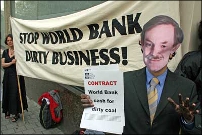 세계은행은, 1달러당 1표원칙에 따라 철저하게 미국과 유럽에 의해서 운영된다. 