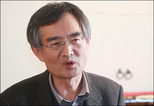 '진실 화해를 위한 과거사 정리위원회' 위원장을 지낸 안병욱 가톨릭대 교수.