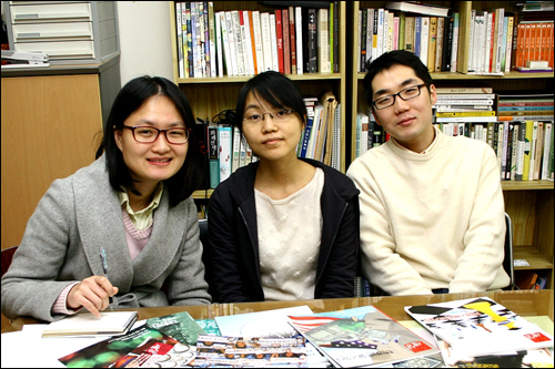 사진 왼쪽부터 월간 <노동세상>의 신정임기자, 윤성희기자, 이호준기자