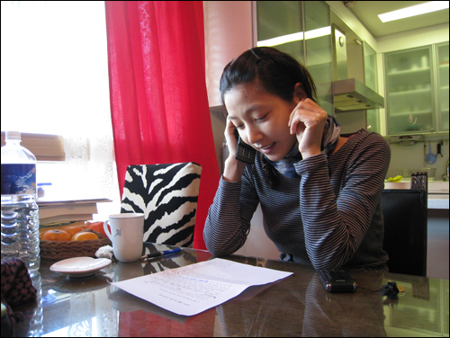 2008년 MBC <사실은> 전화 인터뷰 모습. 당시 이상호 기자가 직접 촬영했다고 한다 