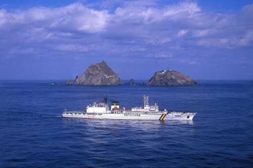 해양경찰청 5001함이 독도 근해에서 경비활동을 펼치고 있다.