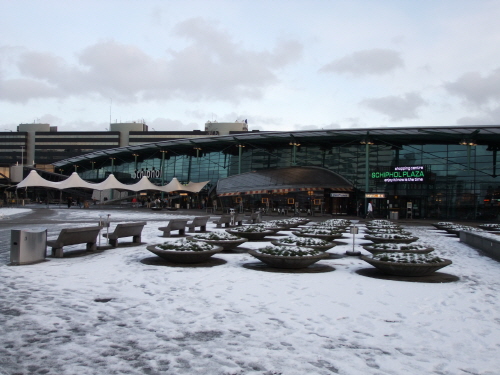  눈 쌓인 암스테르담 스키폴 공항