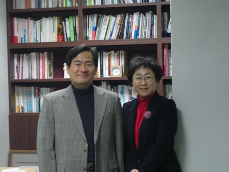 이날 인터뷰는 이서원 교수(사진 왼쪽) 연구실에서 진행됐다. 