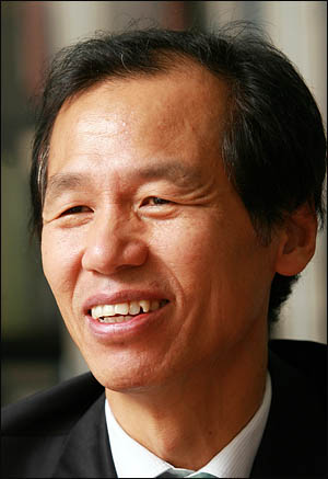 4.27 강원지사 보궐선거 출마를 선언한 민주당 최문순 의원