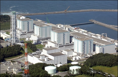 지난 2011년 일본 도호쿠(東北) 지역에서 강진 사태가 발생해 많은 피해가 속속 보고 됐다. 사진은 지난 2006년 8월 촬영된 도쿄전력 후쿠시마 제2원자력 발전소(왼쪽부터 1,2,3,4호기)