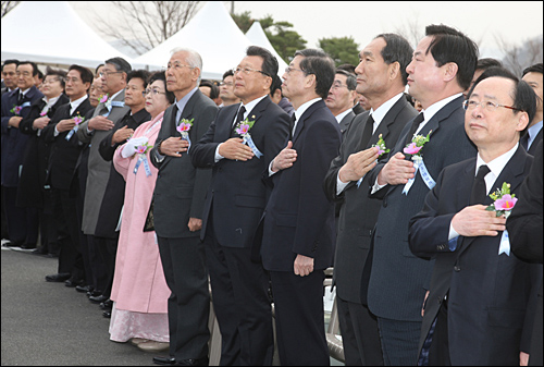 국가보훈처는 15일 오전 창원 마산회원구 소재 국립 3.15민주묘지에서 "제51주년 3·15의거 기념식"을 거행했다. 