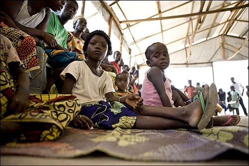 라이베리아 국경지대의 코트디부아르 난민들.