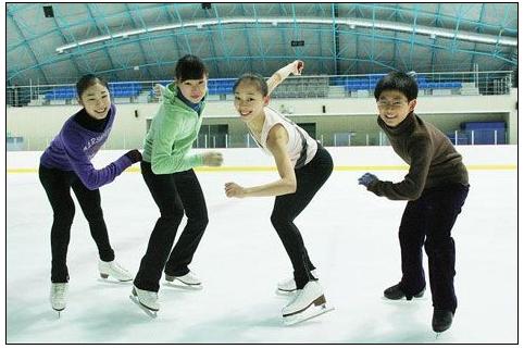  2007년 겨울에 만난 태릉의 피겨 국가대표들(왼쪽부터 김연아, 김수진, 최지은, 김민석 선수).