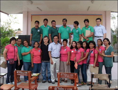 아시안브릿지의 강사양성 프로그램을 이수한 UPSAI 회원들의 졸업식.