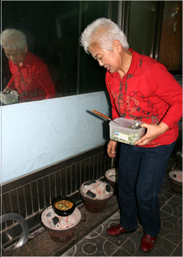 여수 녹원식당의 멋쟁이 주인장이다. 