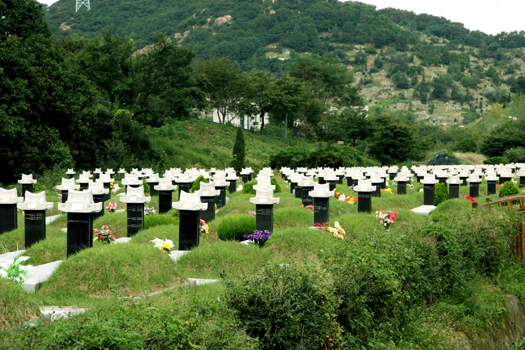 인천가족공원 내 공동묘지.