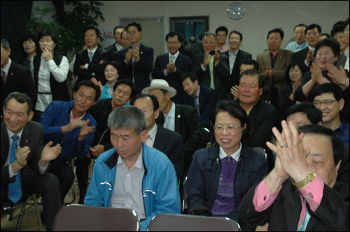 경남 김해을 한나라당 김태호 후보 선거사무소 모습. 
