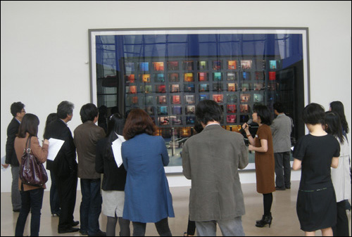 김인숙 I '토요일 밤' C-print on diasec 300×340cm 2007

