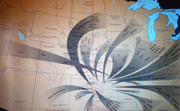 북미주 전역에서 강제 이주당한 인디언들의 행로를 보여주는 지도. 