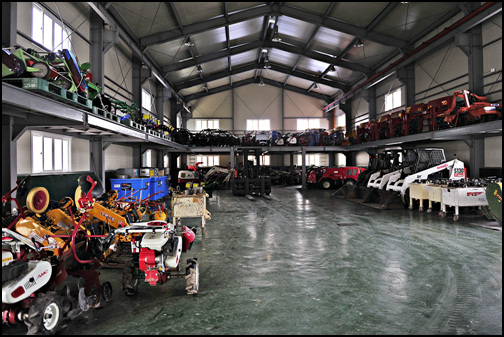 남원농업기술센터에는 다양한 농기계들이 비치되어 있다.
