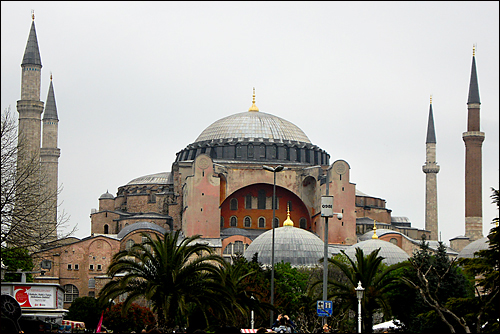 비잔틴 건축의 최고로 평가받고 있는 성소피아성당