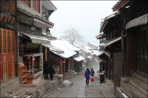 구이양 칭옌 고진에 폭설이 내렸다. 칭옌고진에 눈이 오는 것은 아주 드문 일이란다.