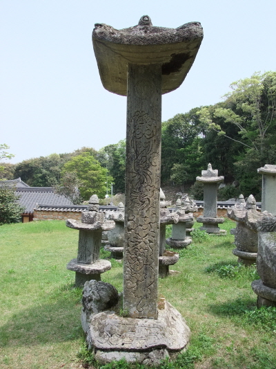  낭암대사비 측면 조각