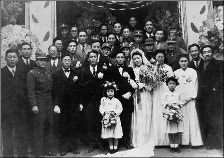 1950년 12월 12일 대구 계산성당에서 열린 박정희-육영수 결혼식