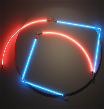'작은 곡예 3번(Petite acrobatie n°3)' blue and red neon tubes acrylic ion canvas on wood 155×172cm 2010  
