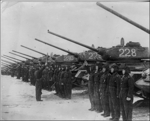 소련제 북한군 탱크가 한국전쟁 초기 한반도를 누볐다. 국군은 이 무소불위의 탱크 앞에 무력했다.