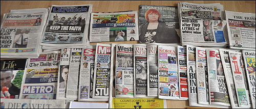 영국 지역 신문들.