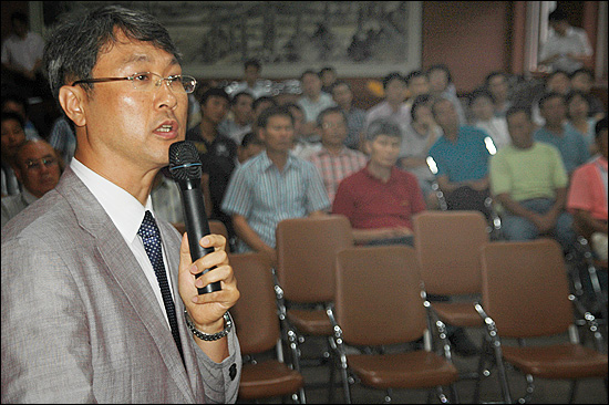  경상남도 낙동강사업특별위원회 위원인 박재현 인제대 교수는 14일 오전 함안군청에서 열린 "함안보로 인한 농경지 지하수위 상승 피해조사 용역 결과에 대한 주민설명회"에서 발제했다.