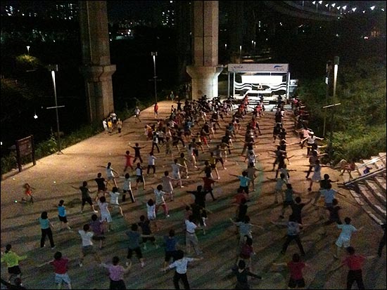  한여름 밤을 달구는 마장동의 열기