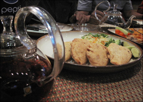  몽골 양고기 만두는 손바닥만큼이나 컸고 먹어본 사람들이 맛이 좋다고 평가했다.