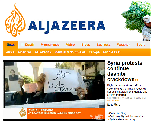 시리아군의 학살이 계속되는 와중에도 민주화를 요구하는 목소리가 사라지지 않고 있다고 보도한 <알 자지라>.