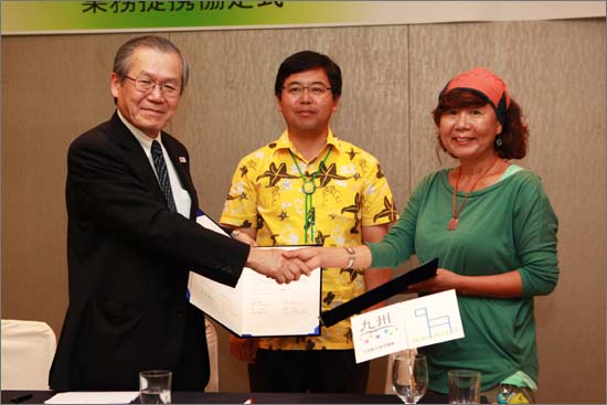 8월 23일 제주올레는 제주 풍림리조트에서 일본규슈관광추진기구와 '규슈올레' 조성을 위한 업무 제휴 협약을 맺었다.