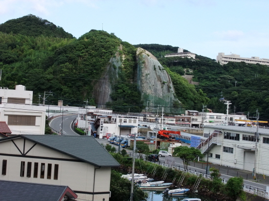  서산사에서 바라 본 이즈하라 풍경