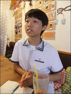 현재 한국디지털미디어학교에 재학중인 최훈민씨가 '학생인권조례'에 대한 자신의 소견을 말하고 있다.