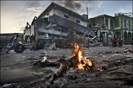 참혹한 아이티 지진의 현장. 젠 데이고 작