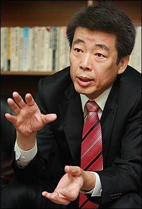 신계륜 민주당 의원. (자료사진)