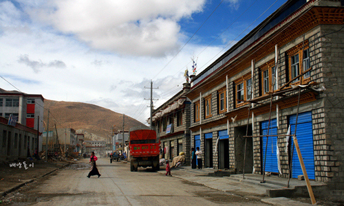 기대했던 모습과는 다른 티베트 마을