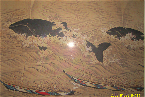 물 뿜는 고래 그림(장생포 고래박물관에서)