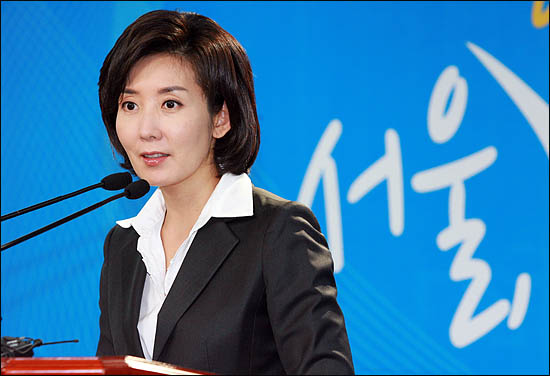 나경원 한나라당 서울시장 후보가 12일 여의도 당사에서 생활공감 정책발표를 하고 있다.