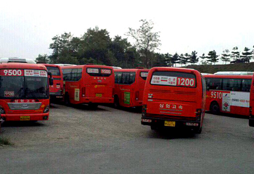 운행을 멈춘 인천 서구 소재의 삼화고속 버스 차고지 모습. 