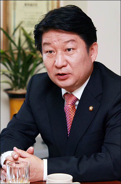 나경원 한나라당 서울시장 후보 선대위 상황본부장을 맡고 있는 권영진 의원