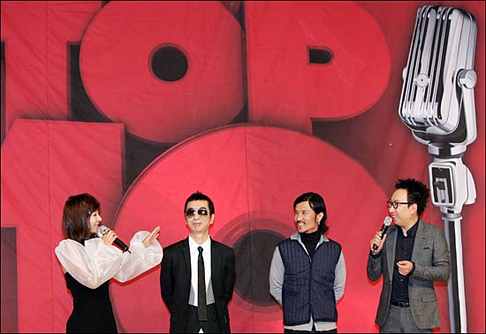  21일 오후 서울 목동 SBS에서 열린 SBS플러스 <컴백쇼 톱10> 제작발표회에서 MC인 이본(맨 왼쪽)과 박명수(맨 오른쪽), 터보의 김정남, 서태지와 아이들의 이주노가 프로그램에 대해 소개하고 있다. 