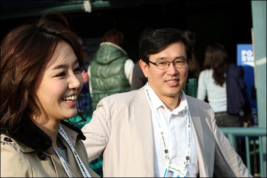  한국 시리즈 현장을 찾은 MBC SPORTS 김민아 아나운서, 이효봉 해설위원