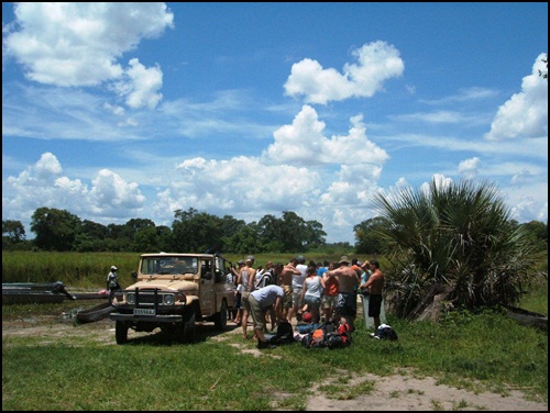 보츠와나를 찾은 단체 여행객들. 