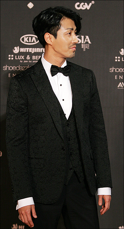  배우 차승원이 3일 저녁 서울 상암동 CJ E&M센터에서 열린 2011스타일 아이콘 어워즈 레드카펫에서 포즈를 취하고 있다.