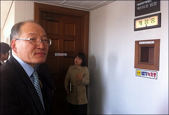 강기석 전 <경향신문> 국장은 19개월 동안 2건의 한명숙 사건 재판을 취재했다.