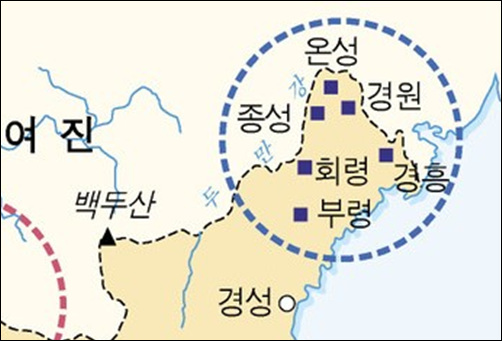 변방 죽음의 그림자가 드리워진 국경마을 

